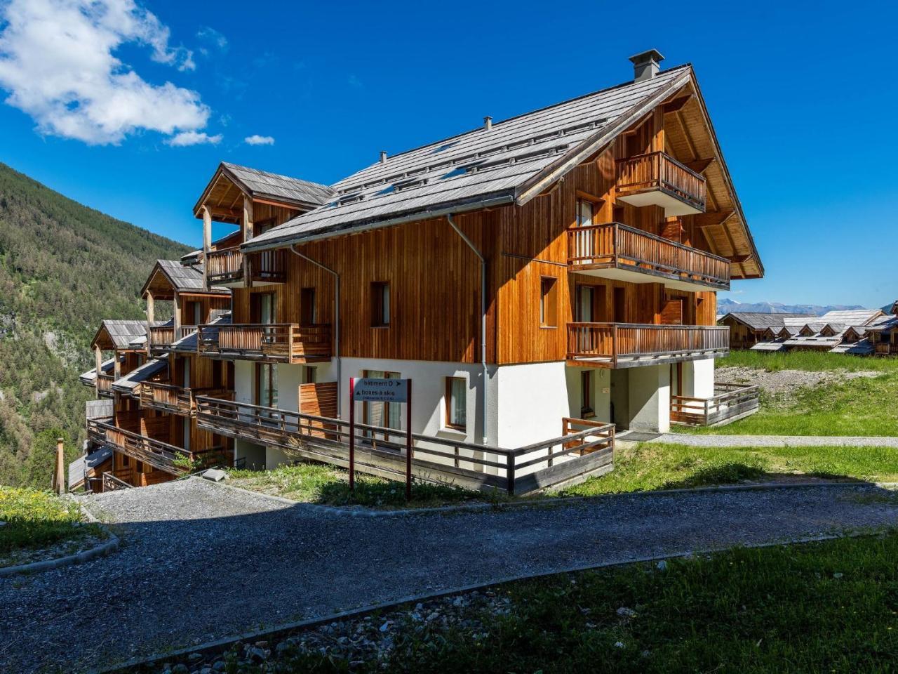 Sunweb - Chalets De Bois Mean Les Orres Exterior photo