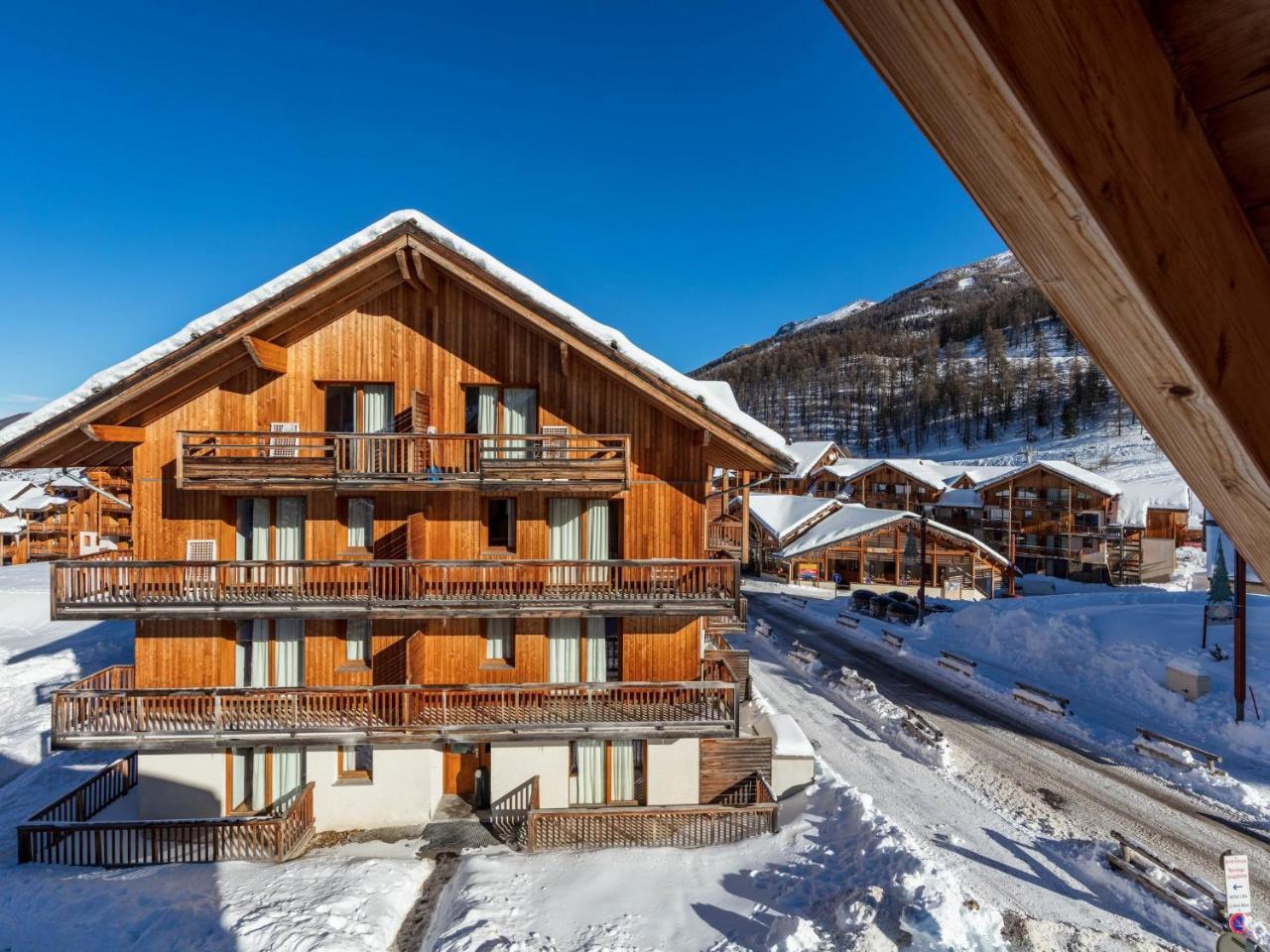 Sunweb - Chalets De Bois Mean Les Orres Exterior photo